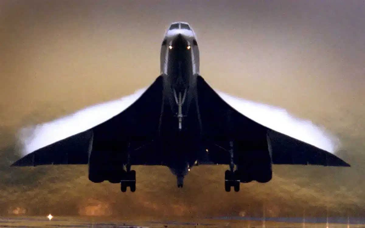 Unreal cockpit footage from Concorde flight shows a sequence of events unlike any other flying experience