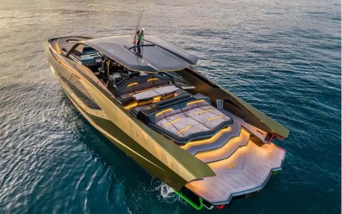 The top and rear view of the Lamborghini yacht