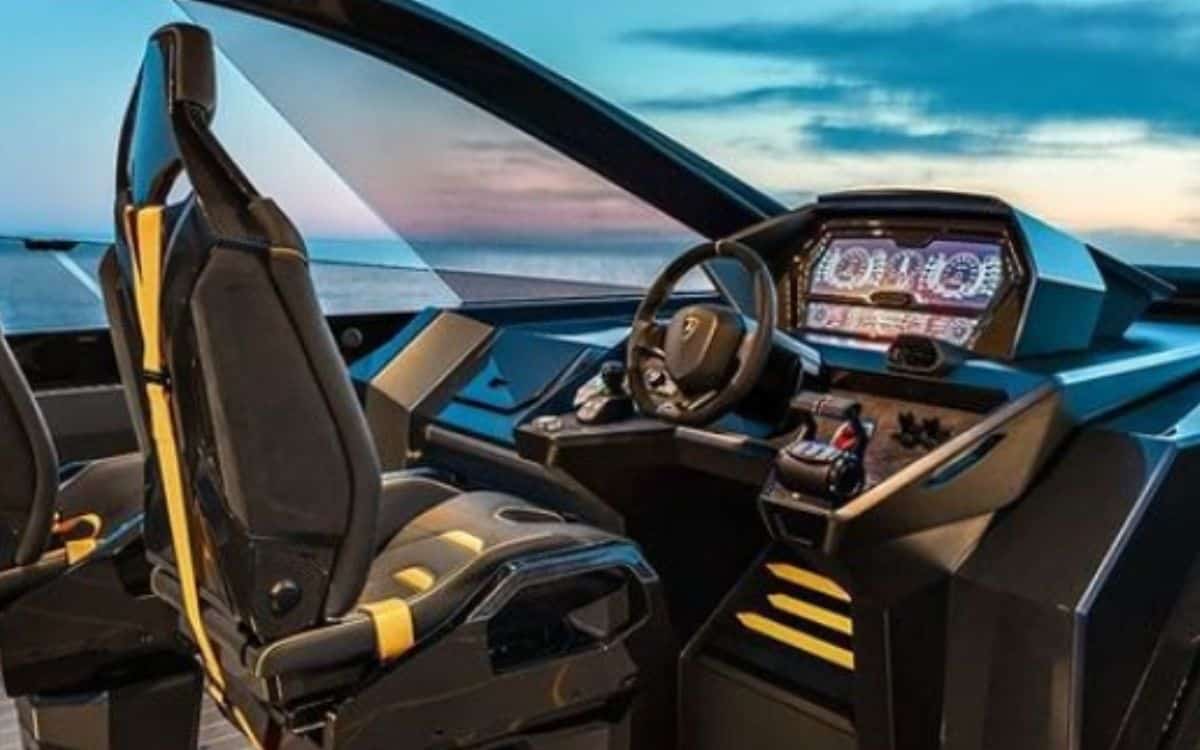The cockpit of the Lamborghini Tecnomar yacht.