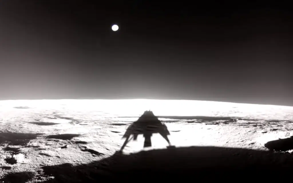 Amazing video footage of US company's moon landing looks like CGI but is completely real