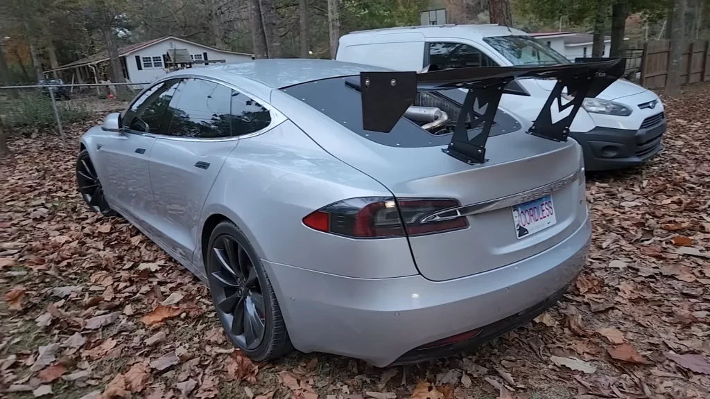 Man drives over 3000 miles in Tesla Model S EV without stopping to charge thanks to genius method