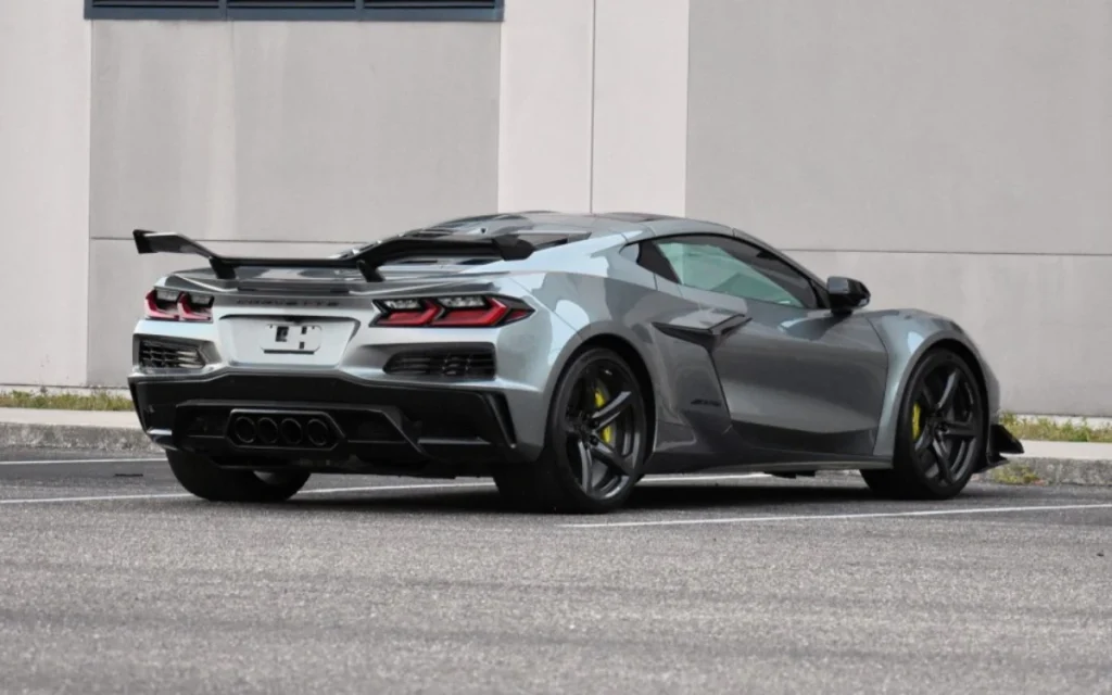 A lightly used Corvette Z06 with barely 662 miles on the clock just changed hands for a price that has enthusiasts doing a double take.