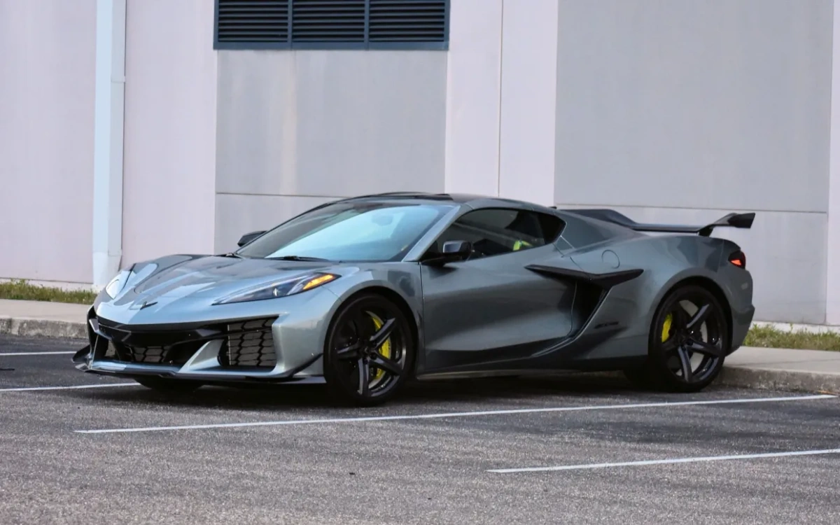 Man bags a 662-mile Corvette Z06 Coupe out of Florida for such a steal it's being called a 'heist'
