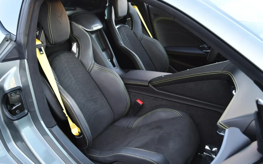 A lightly used Corvette Z06 with barely 662 miles on the clock just changed hands for a price that has enthusiasts doing a double take.