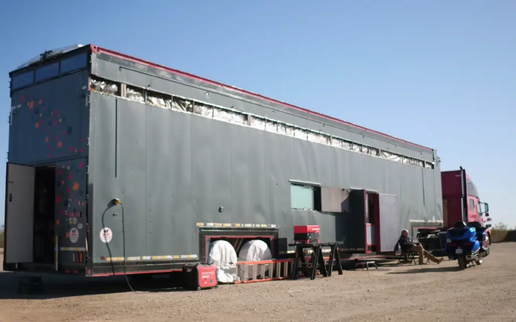 Couple convert 18-wheeler semi truck into a luxury mobile home which they happily live in