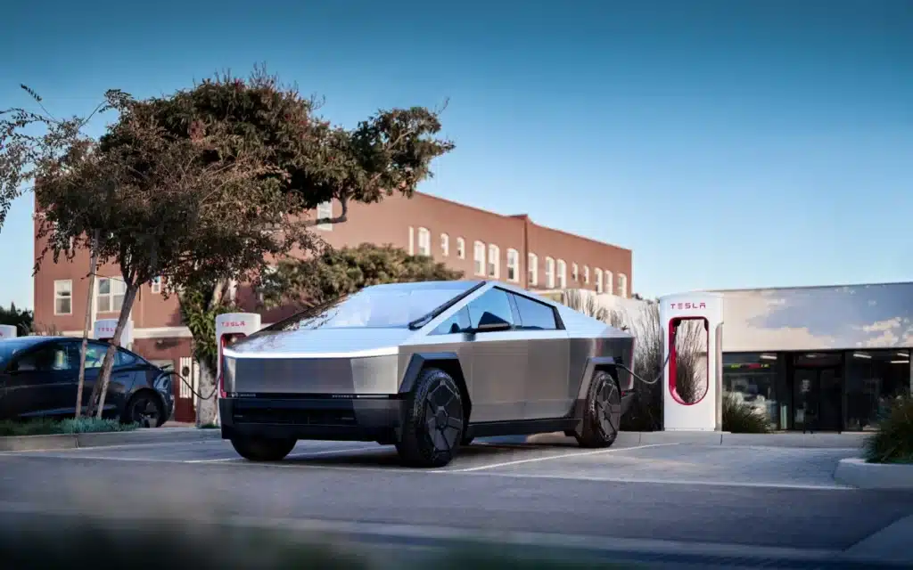 The new Tesla Cybertruck sales figures in 2025 are damning, as the pickup genre is being dominated by the Ford F-150 Lightning and Hummer EV