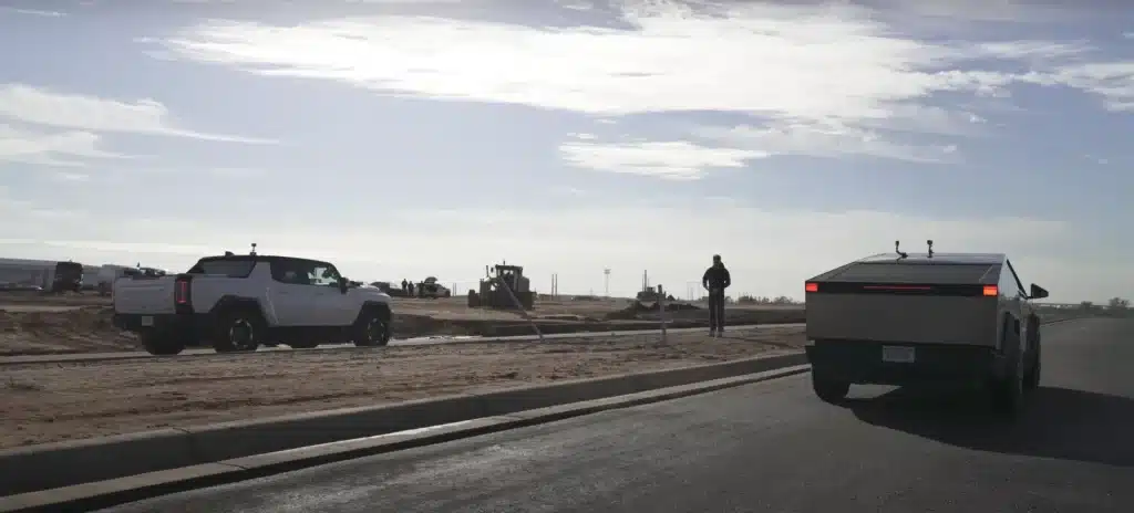 Tesla Cybertruck vs. Hummer EV drag race was not close in any way whatsoever