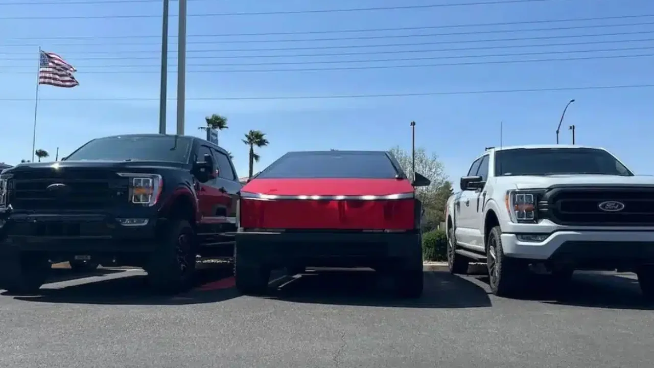 US man parked his Tesla Cybertruck in Las Vegas and was stunned as he returned to find it dwarfed by two American trucks