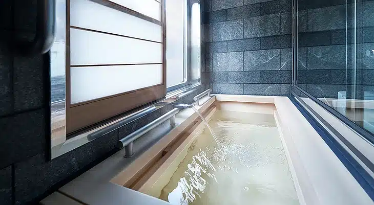 Cypress bathtub of Train Suite Shiki-shima sleeper train in Jap