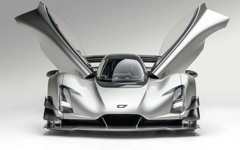 3D-Printed, 1,250 hp, and refueling in public, this Czinger 21C has been turning heads in Miami