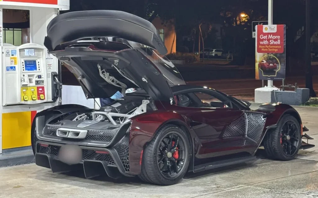 3D-Printed, 1,250 hp, and refueling in public, this Czinger 21C has been turning heads in Miami