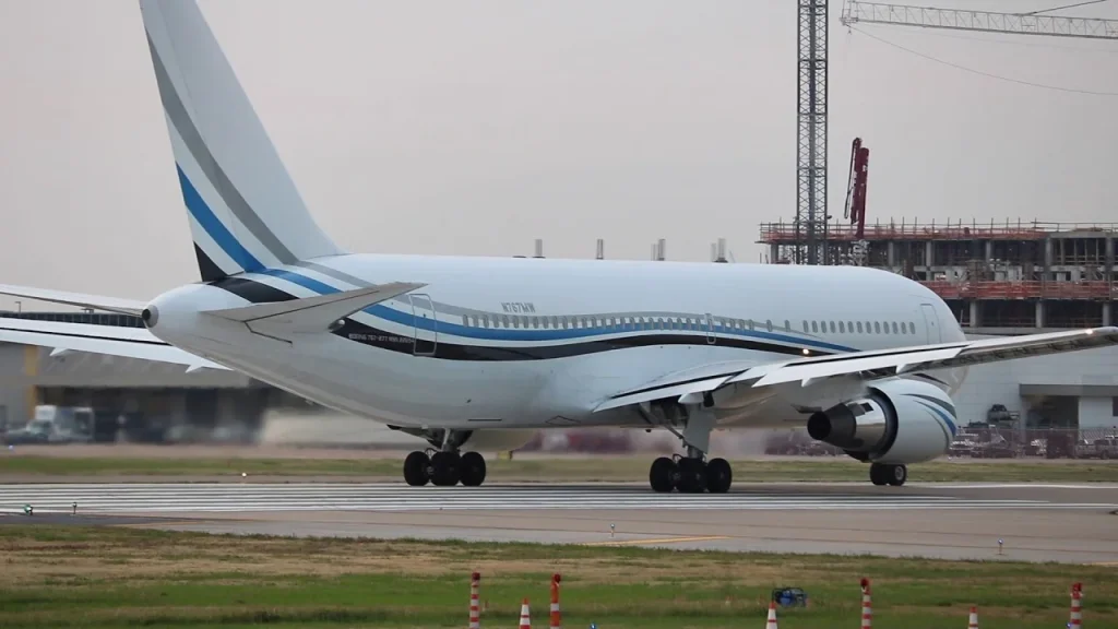 Billionaire Mark Cuban flies young cancer patient to Cincinnati hospital on private jet after insurance denies emergency transport