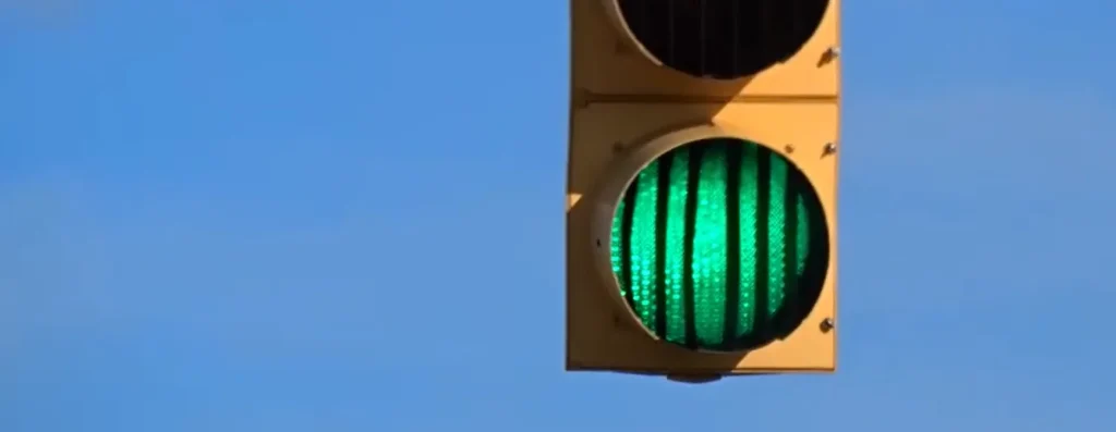 Most drivers have never noticed 'Dallas display' lines on traffic lights and even fewer know what they are actually there for