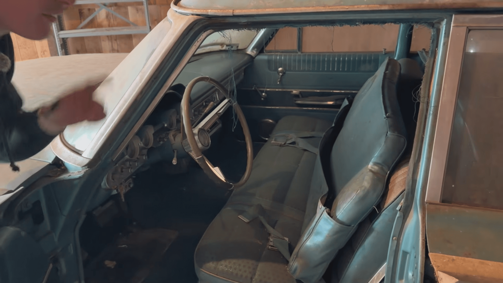 Daughter sees fathers car cleaned for first time