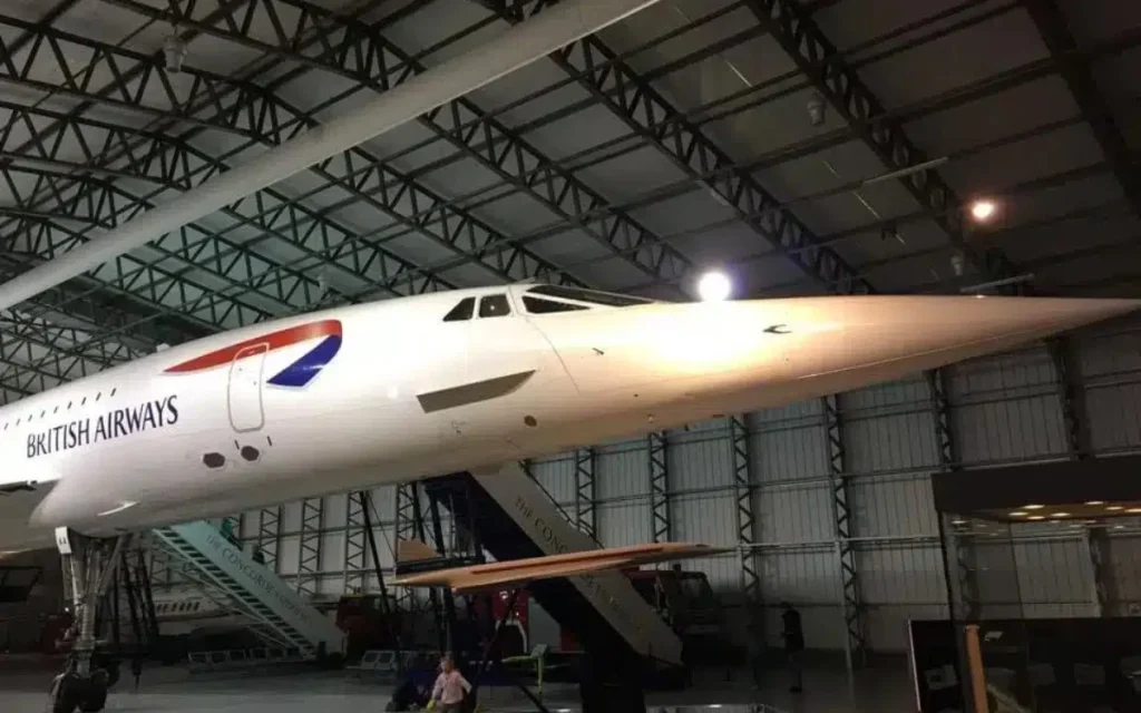 Decades ago, somebody was somehow able to film an amazing clip of Concorde taking off from London Heathrow airport from inside the cockpit