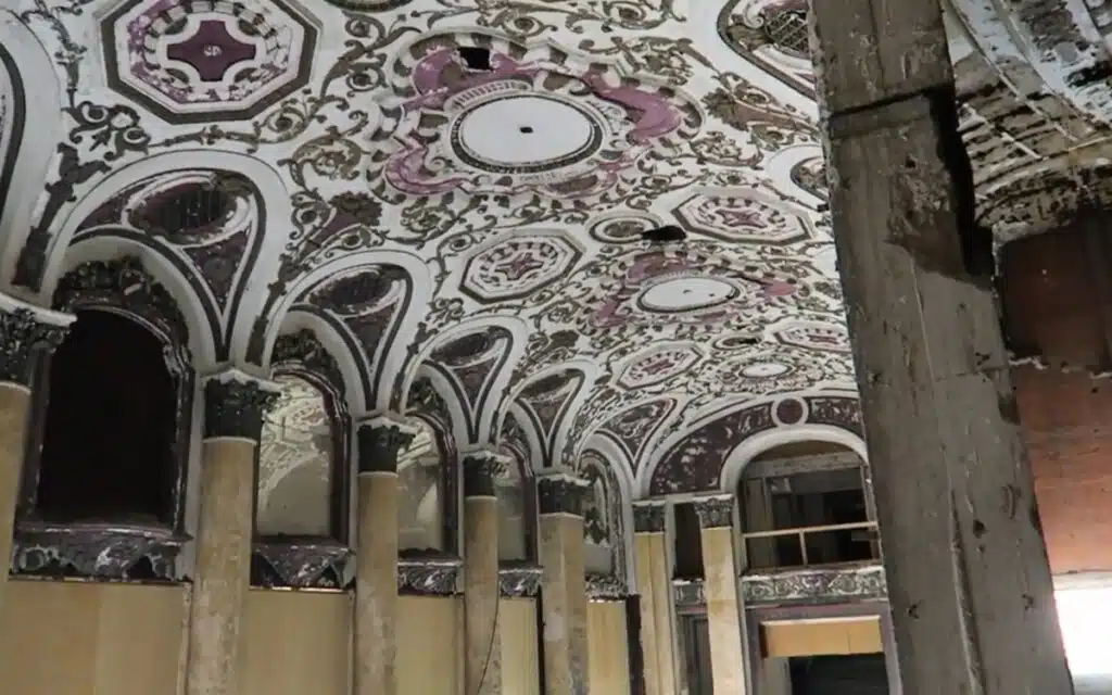This Detroit parking lot holds a secret from Hollywood’s golden age