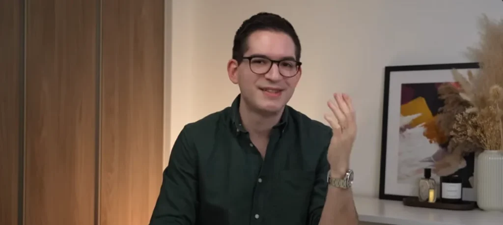 This man bought two refurbished iPhones from Apple and Amazon to test which is better - and the answer might surprise you