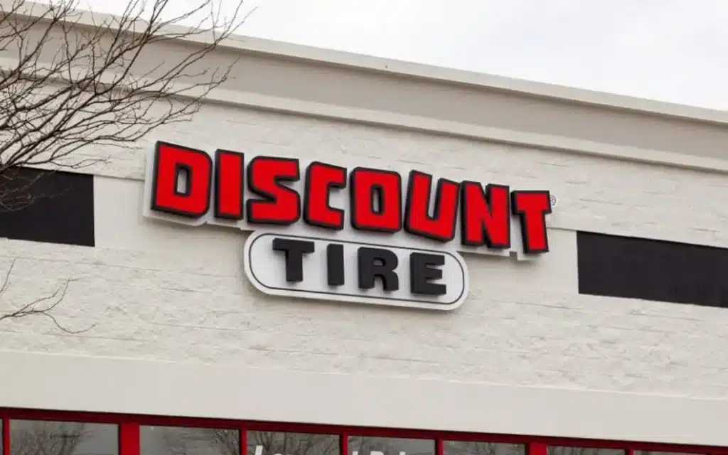 This Colorado woman revealed the awesome gesture from Discount Tire worker after she revealed that she can't afford new tires