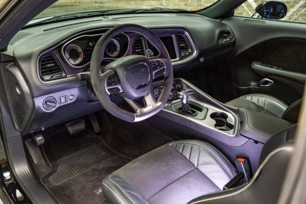 Dodge Challenger Demon, interior