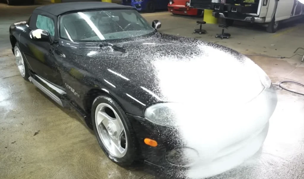US man suffers heart attack before finishing restoring his late brother’s Dodge Viper, but refuses to give up