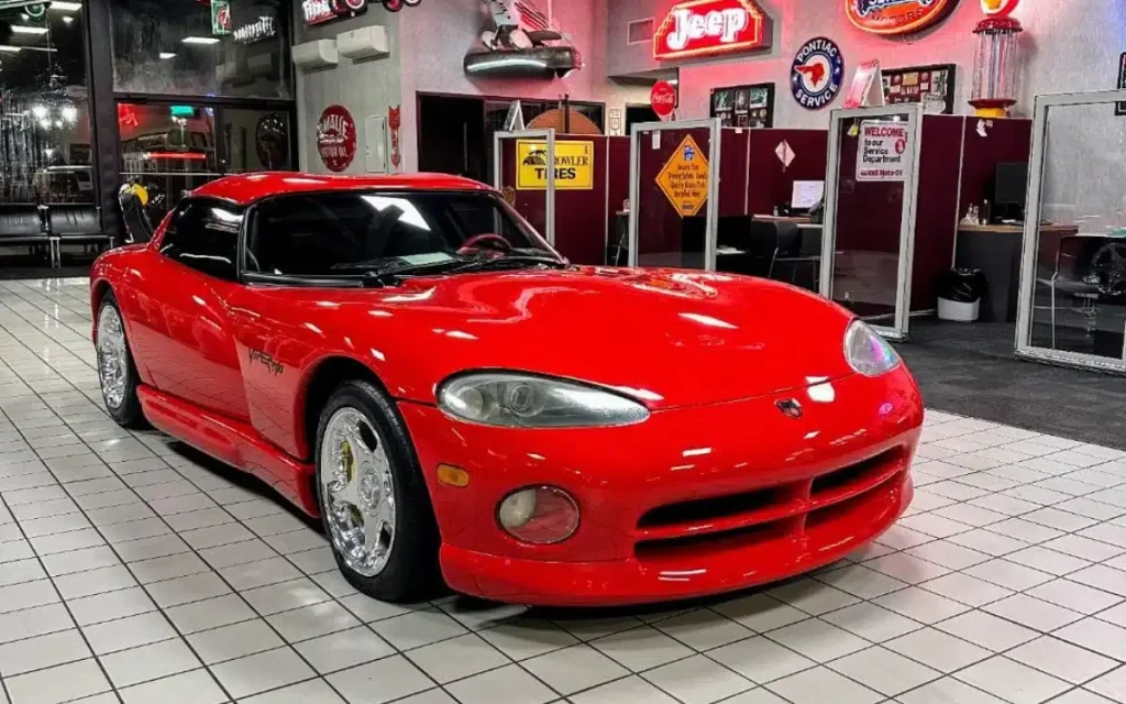 This Dodge Viper was perched in the skies above this Kentucky dealership for 28 years - and people were shocked at its condition