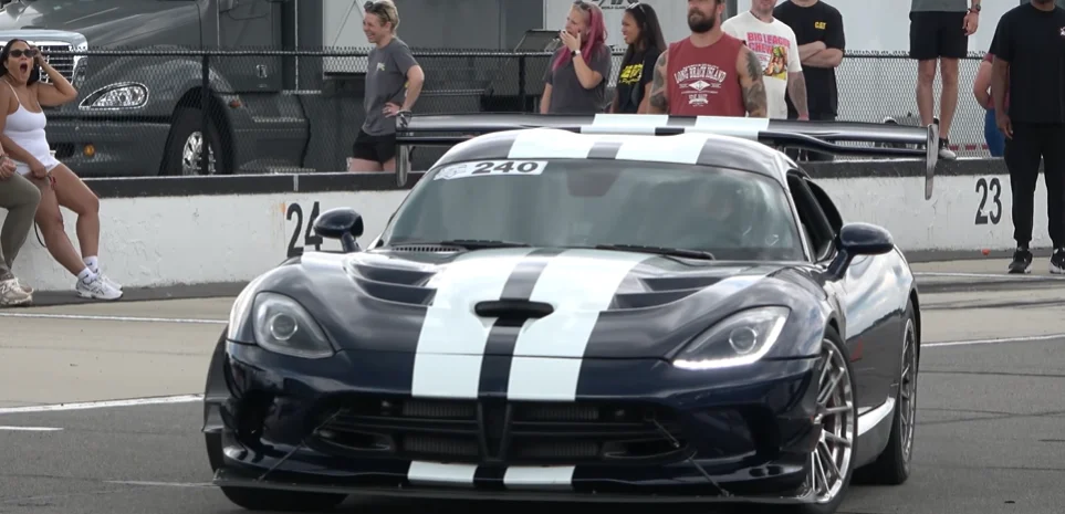 Dodge Viper ACR faces off against a Chevy Corvette Grand Sport and a BMW before the winner clearly emerges at over 200mph
