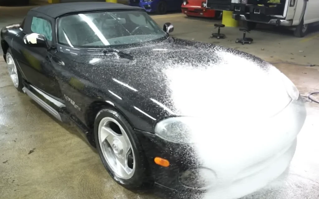 US man suffers heart attack before finishing restoring his late brother’s Dodge Viper, but refuses to give up