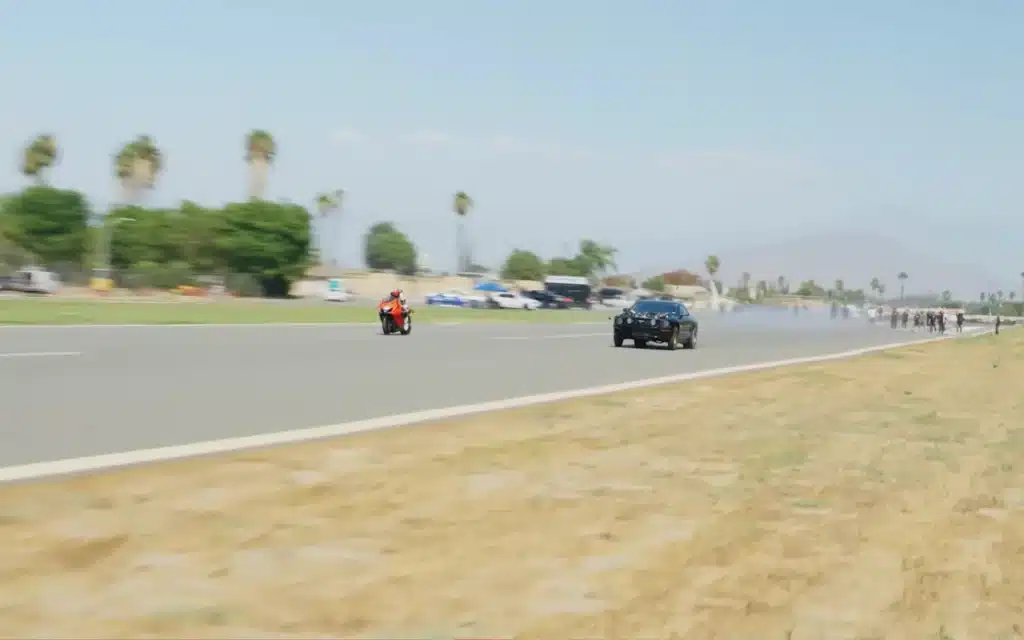 Drag race Turbo Mustang Suzuki Hayabusa