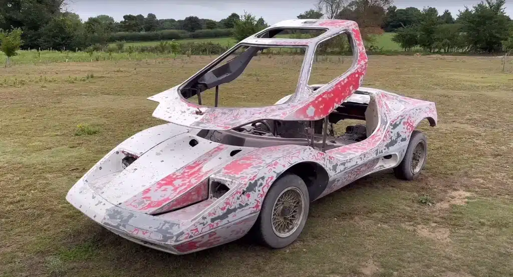Guy finds dream supercar abandoned but after taking the body off the car gets a huge chassis-based shock