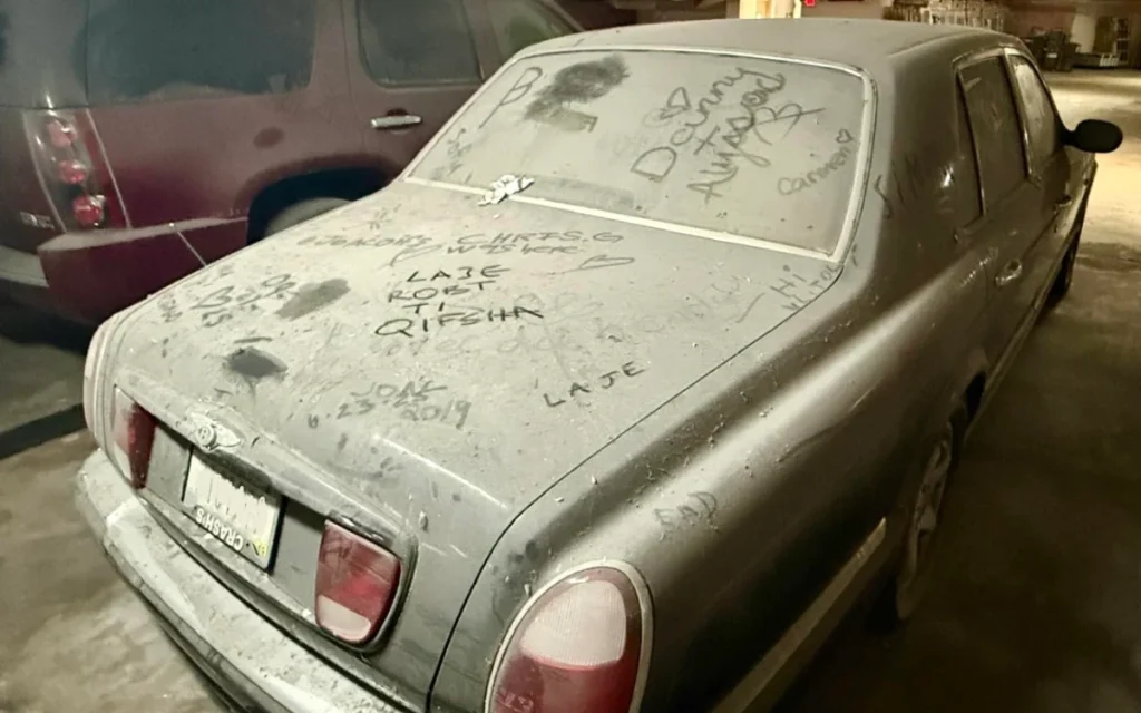 A dusty Bentley Arnage that appears to have been sitting untouched for years has turned into the internet’s latest abandoned car mystery. 