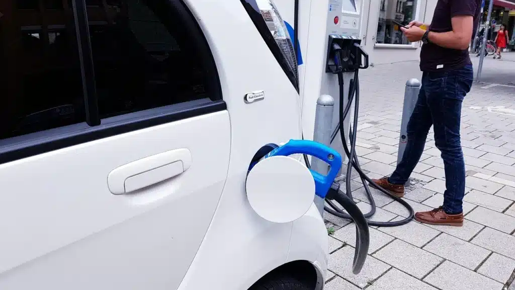 Man looked to desperately sell his Tesla as study confirmed EVs lose value quicker than gas-powered cars