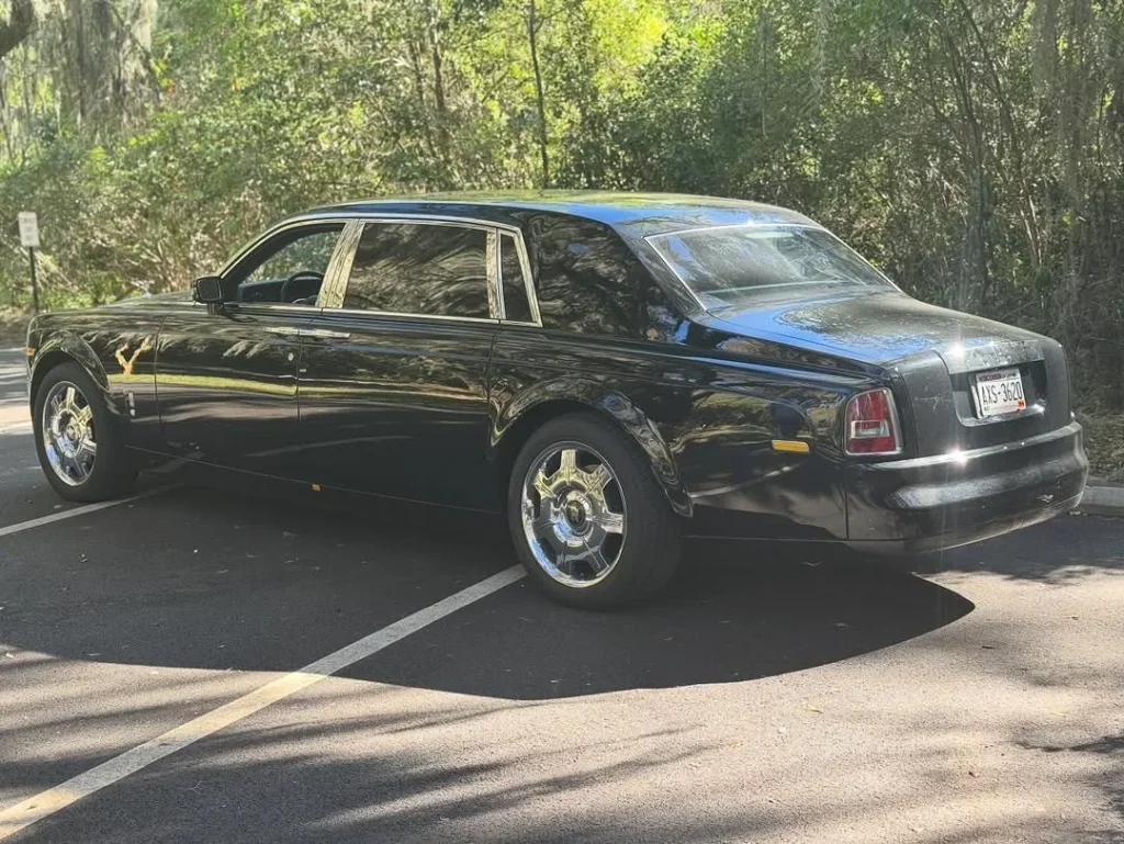 Dealer mistake in Japan leads to rare extended wheelbase Rolls-Royce Phantom being sold for the deal of a lifetime