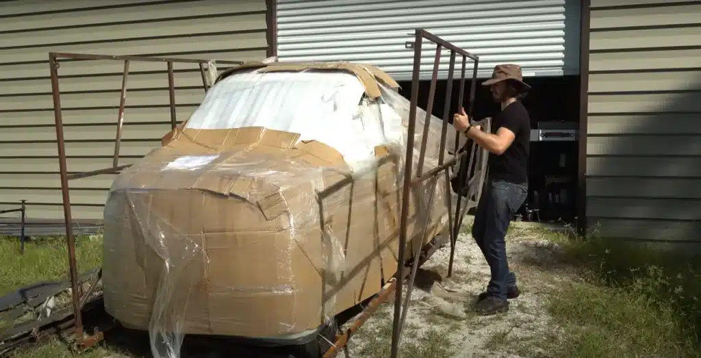 American man unboxes a $2,000 electric truck from China and is surprised at what he finds