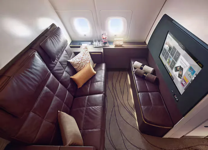 Man shows off what the world's most expensive first class looks like in Etihad plane