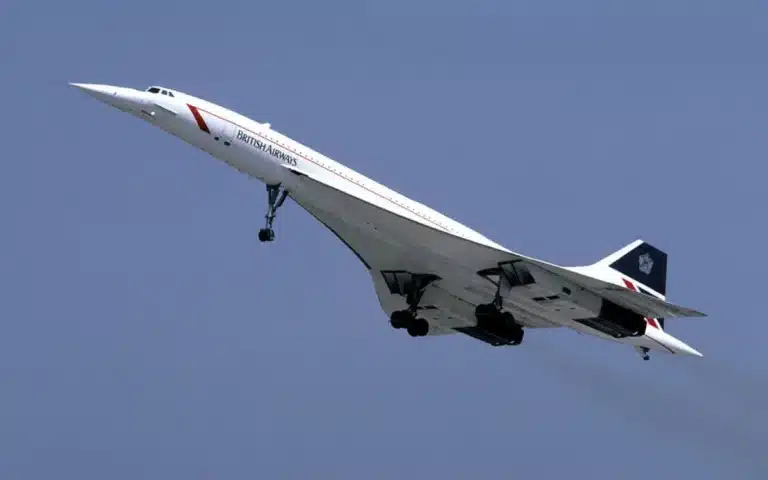 Concorde flying