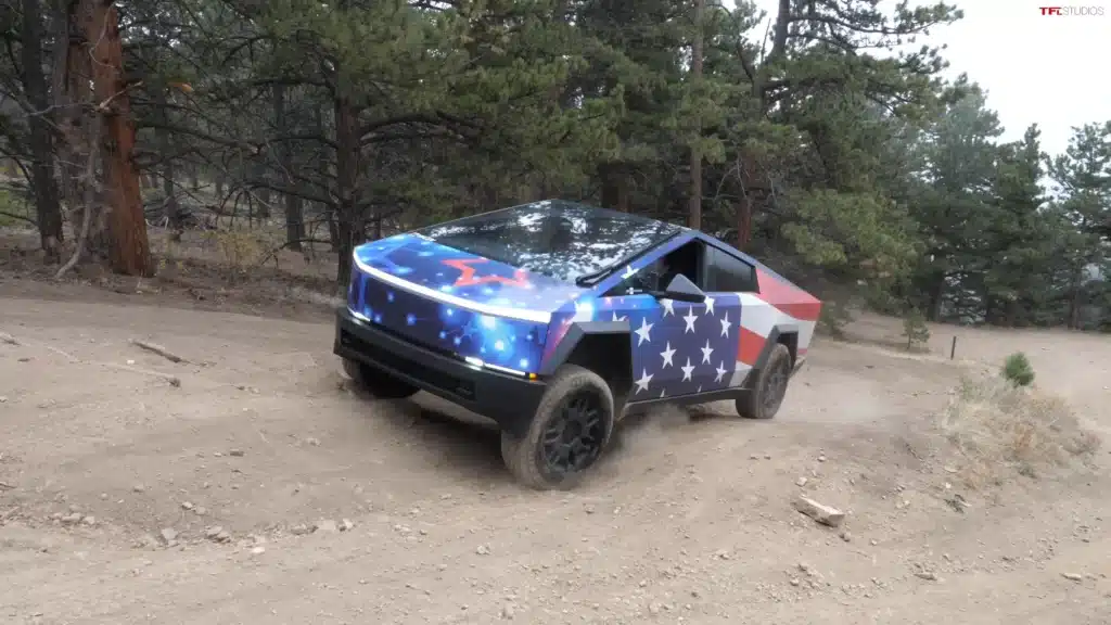 Experts-took-Tesla-Cybertruck-off-roading-in-Colorado-to-see-if-FSD-works-in-the-middle-of-nowhere