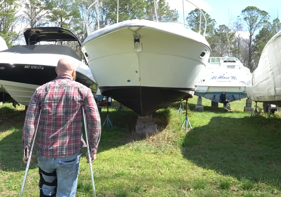 Man arrives to pick up free boat from Facebook Marketplace but finds a full sized abandoned yacht instead