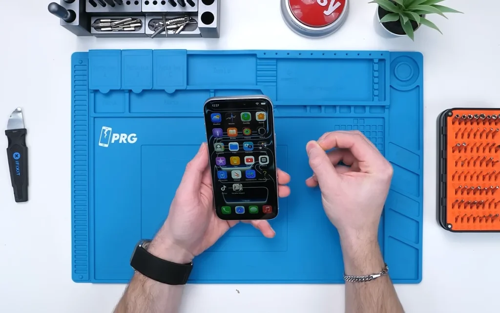 This Canadian tech guru unboxed the latest fake iPhone 17 Pro Max on the market, and is left stunned at a juicier battery but a sub-par product