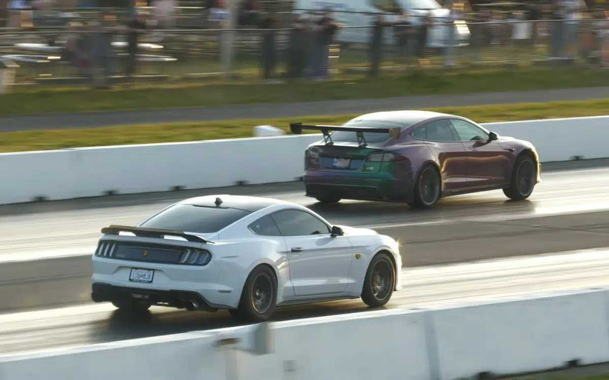 Winged Tesla S Plaid races a Mustang GT and the ending hurts
