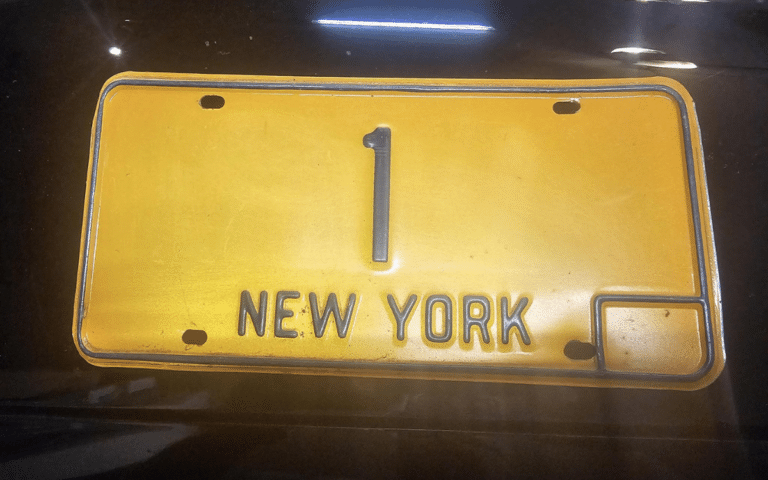 American finds New York license plate in his dad's collection after he passes away that could be incredibly valuable