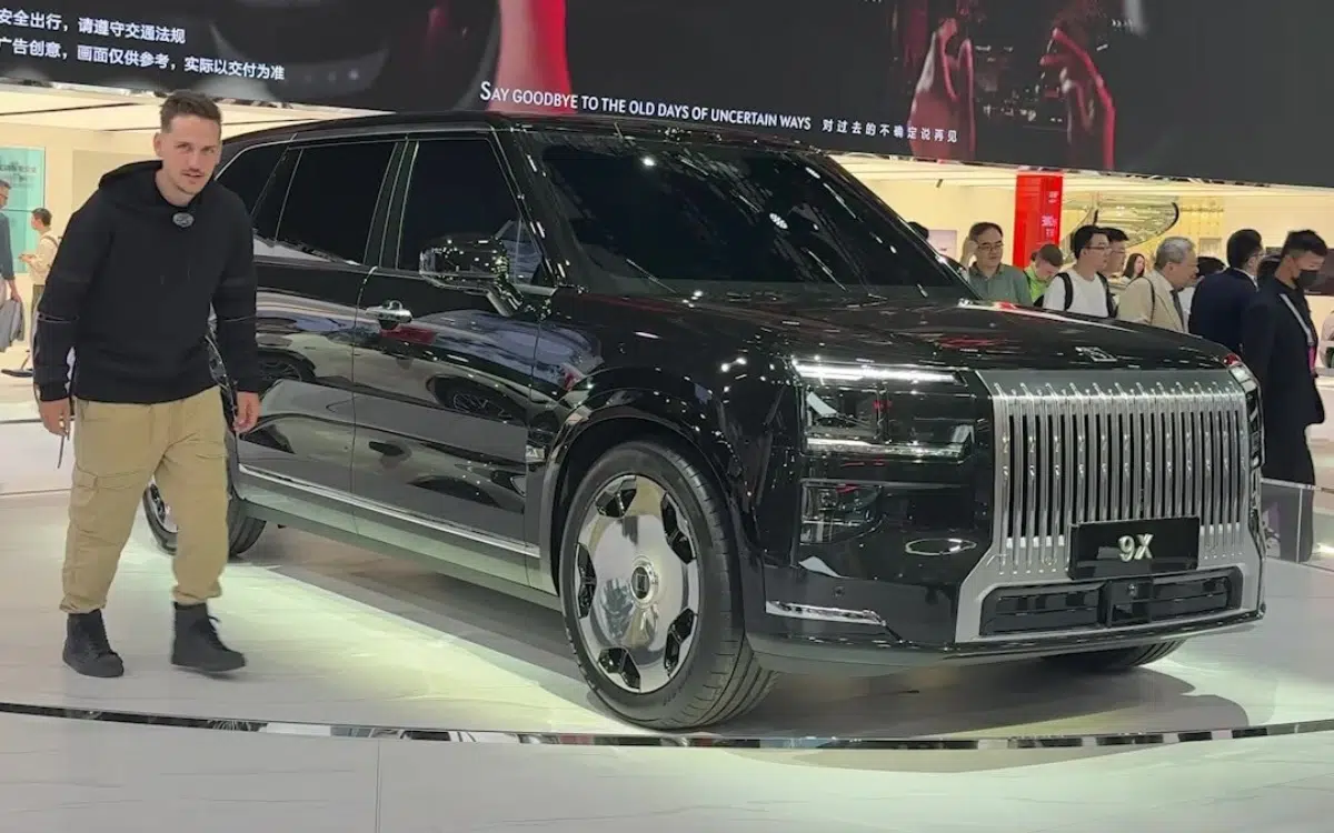 This amazing car is China’s version of a Rolls-Royce Cullinan, and it’s 6,000 times cheaper
