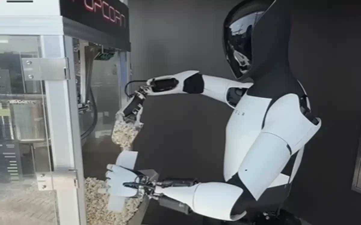 California man shows how Tesla Optimus robot serves popcorn in new Tesla LA diner