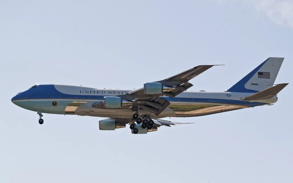 $400M Boeing given by Qatar to USA will have to be stripped of its luxury and have $1 billion spent on it