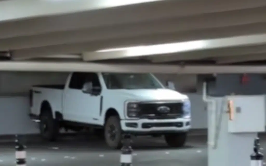 Las Vegas hotel guests awkwardly get Ford F-150 stuck in parking garage with 6' 10'' clearance