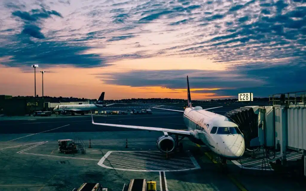 US pilot reveals why your flight departures are at weird times like 17:11
