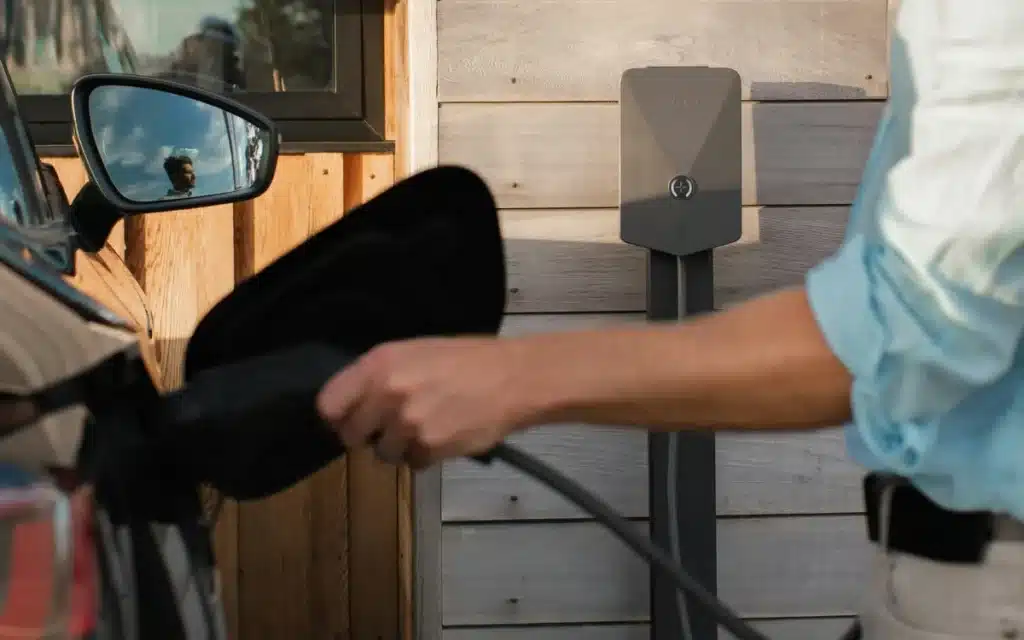 3-minute battery swaps are facing off against 5-minute charge times for China's EV drivers