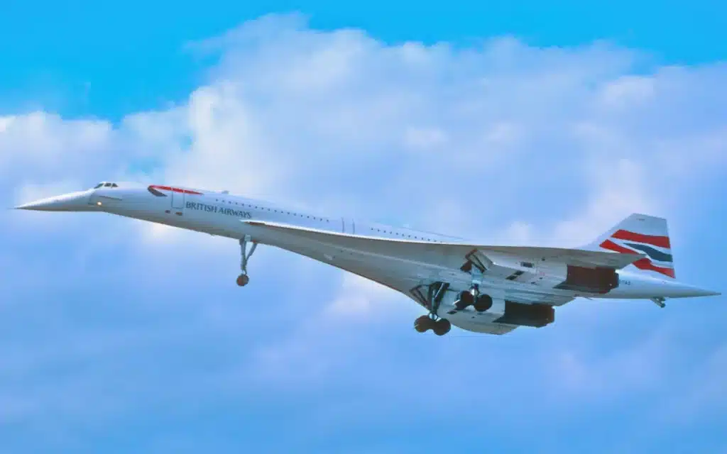 Passenger films his entire Concorde journey from check-in to arrival and captures sound barrier wave on camera