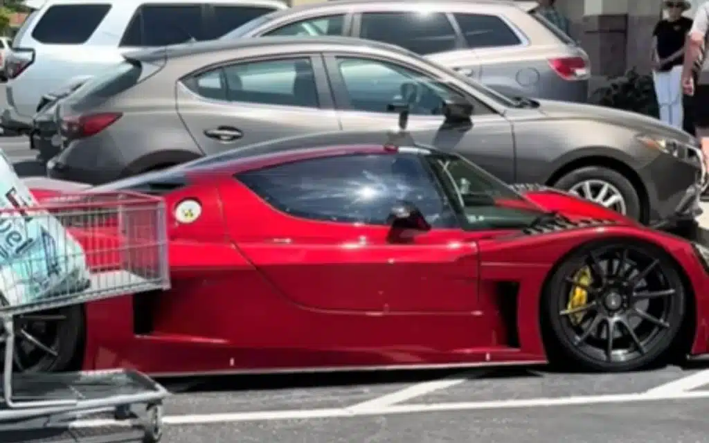 American builds 850HP race car and uses it for groceries but everyone's focused on something else
