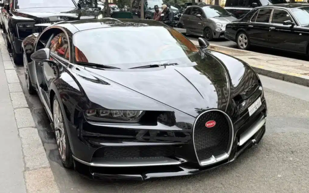 Luxury carspotter has day to remember after walking past hotel in Paris