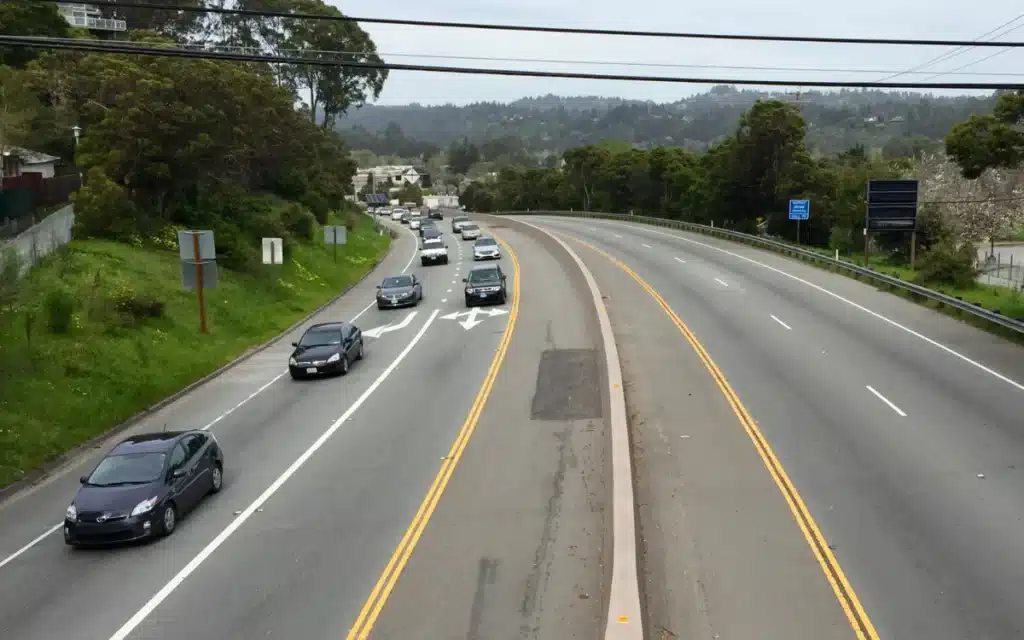 California's unique highway shields help global GeoGuessr players identify the Golden State instantly 